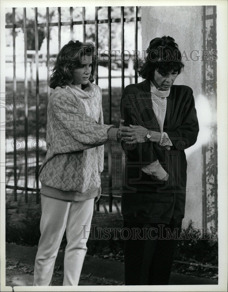 1987 Press Photo Melissa Gilbert Talia Shire Mafia - RRW16779 - Historic Images