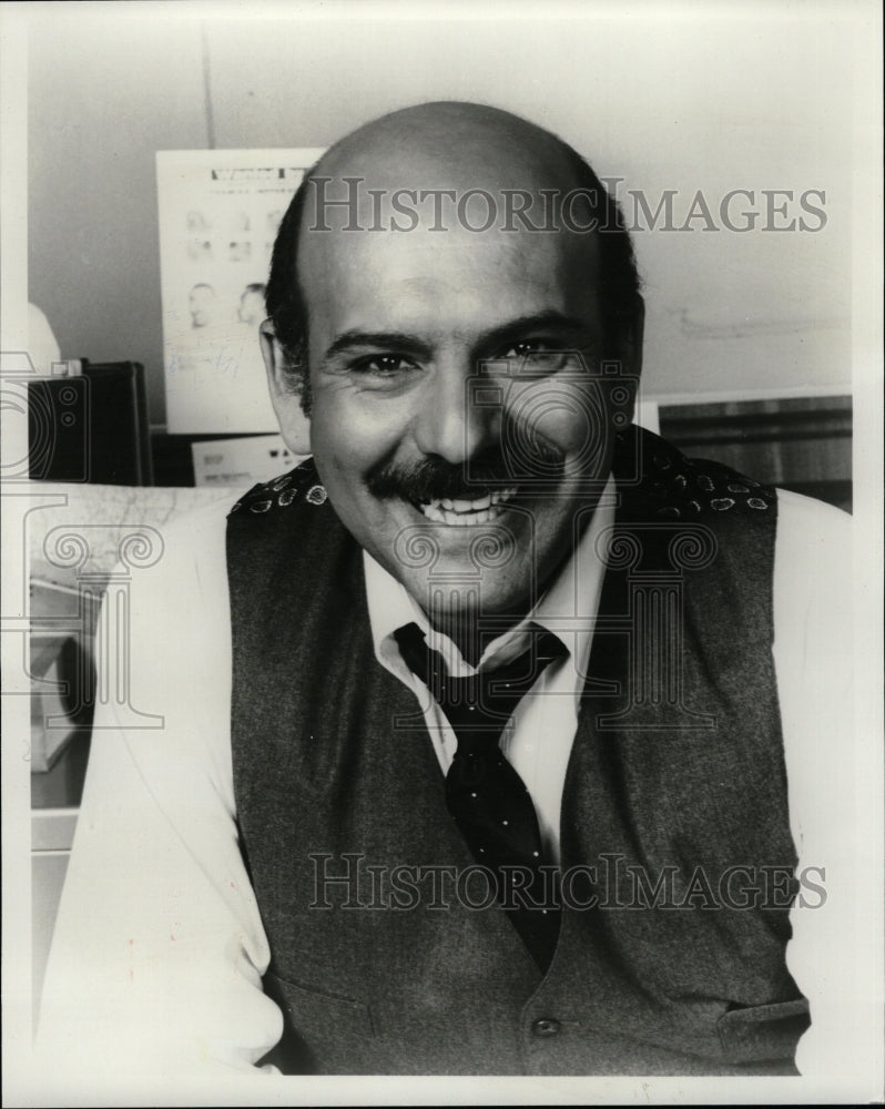 1988 Press Photo Rene Enriquez American TV Actor - RRW17287 - Historic Images