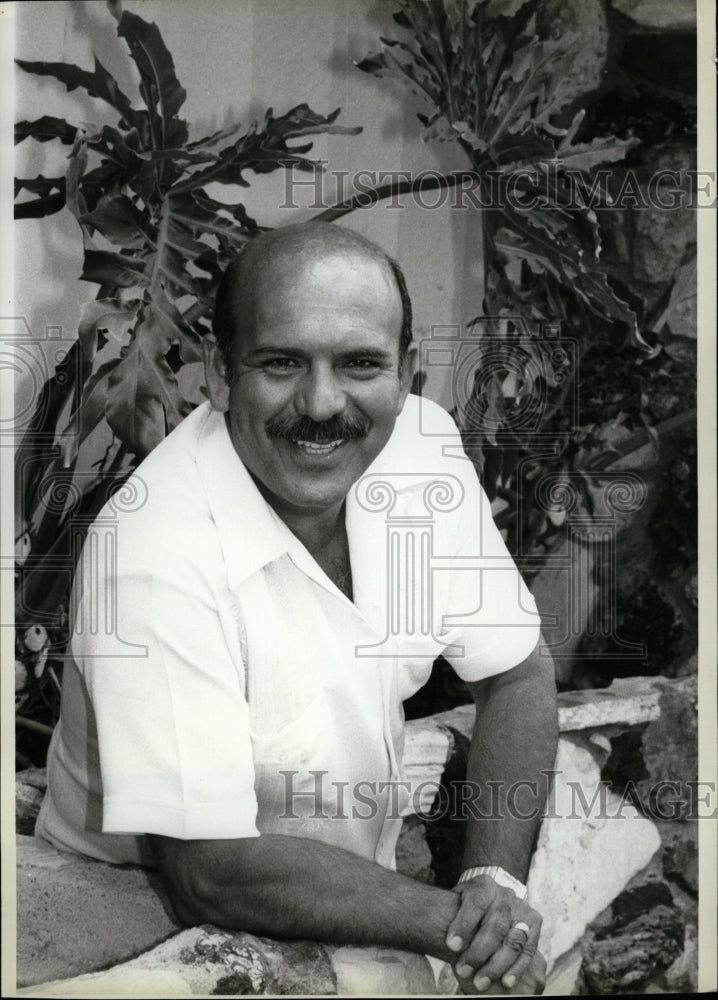 1983 Press Photo RenÃƒÂ© EnrÃƒÂ­quez Film TV Actor Chicago - RRW17289 - Historic Images