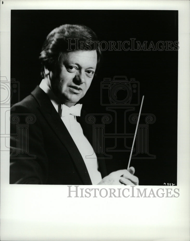 1986 Press Photo French Conductor Phillippe Entremon - RRW17317 - Historic Images