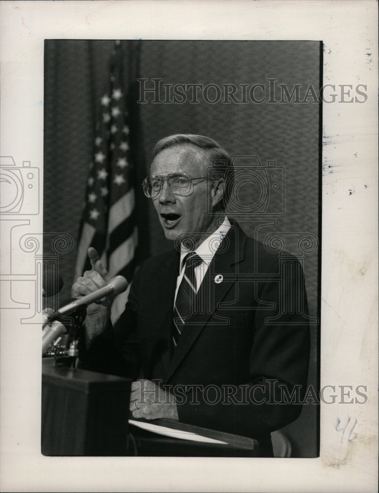 1989 Press Photo Thomas J. Longua Pres. Right to Life - RRW17581 - Historic Images