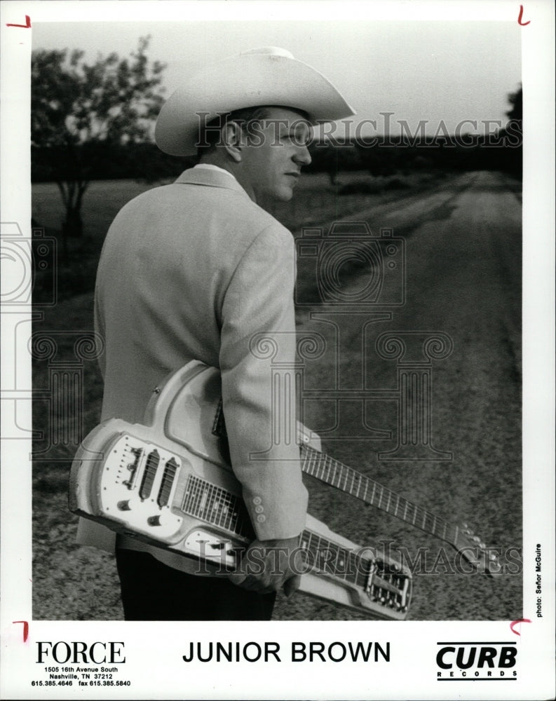 1998 Press Photo Junior Brown Guitarist Singer - RRW17621 - Historic Images