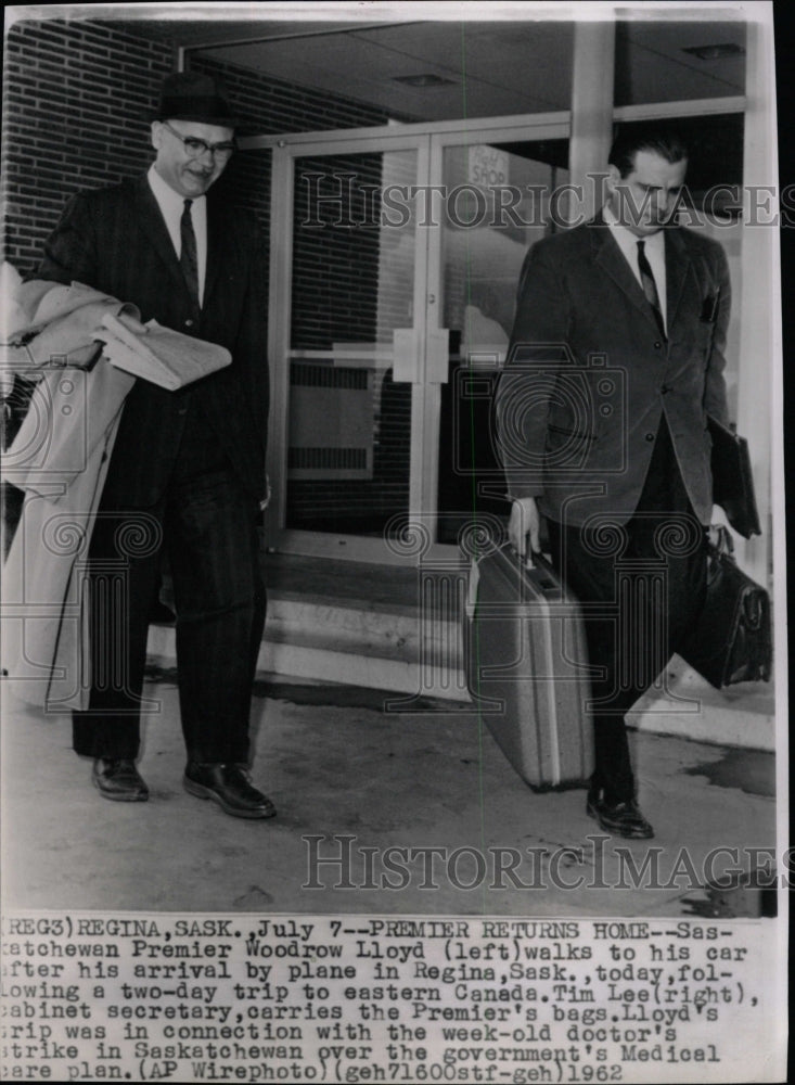 1962 Press Photo Premier Lloyd Tim Lee Doctor Strike - RRW18037 - Historic Images