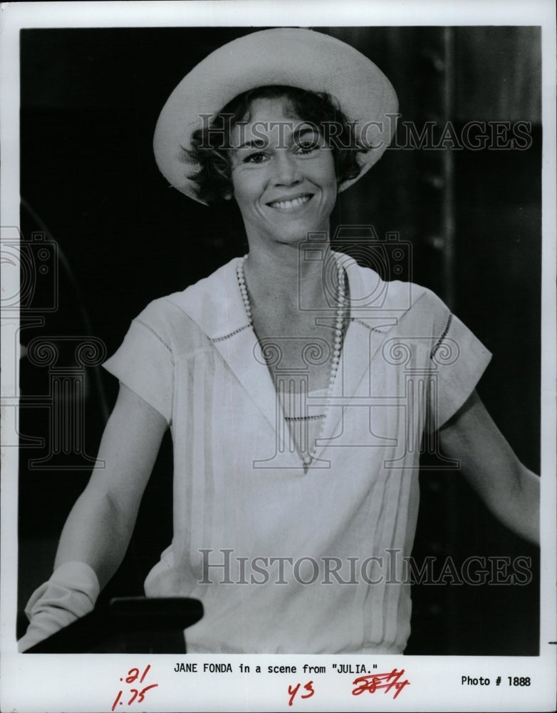 1984 Press Photo Julia Series Actress Jane Fonda - RRW18435 - Historic Images