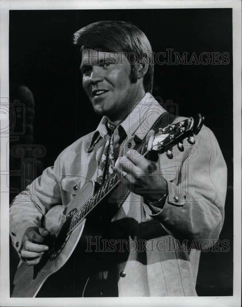 1970 Press Photo Singer Campbell Playing Guitar Promo - RRW18549 - Historic Images