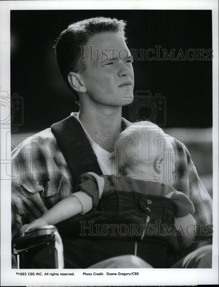 1993 Press Photo Snowbound Film Actor Harris With Baby - RRW18615 - Historic Images