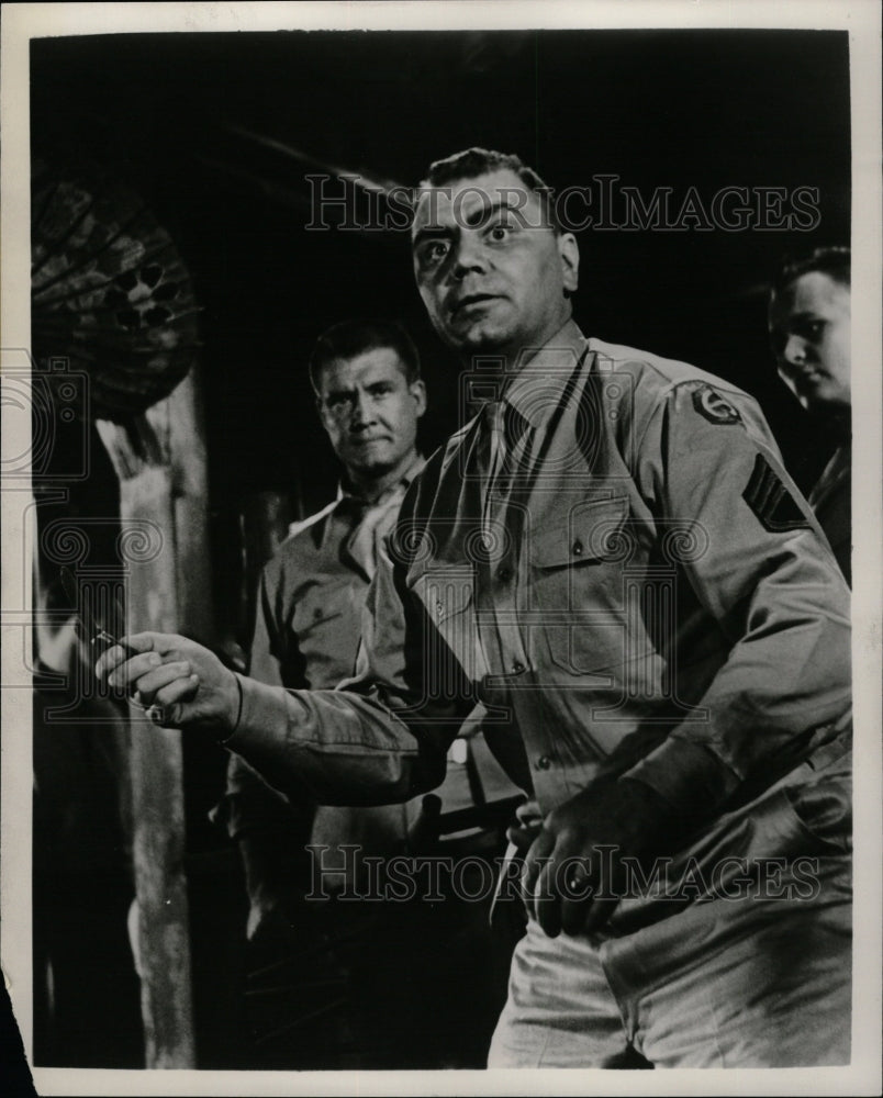 1954 Press Photo Actor Ernest Borgnine Military Uniform - RRW18723 - Historic Images