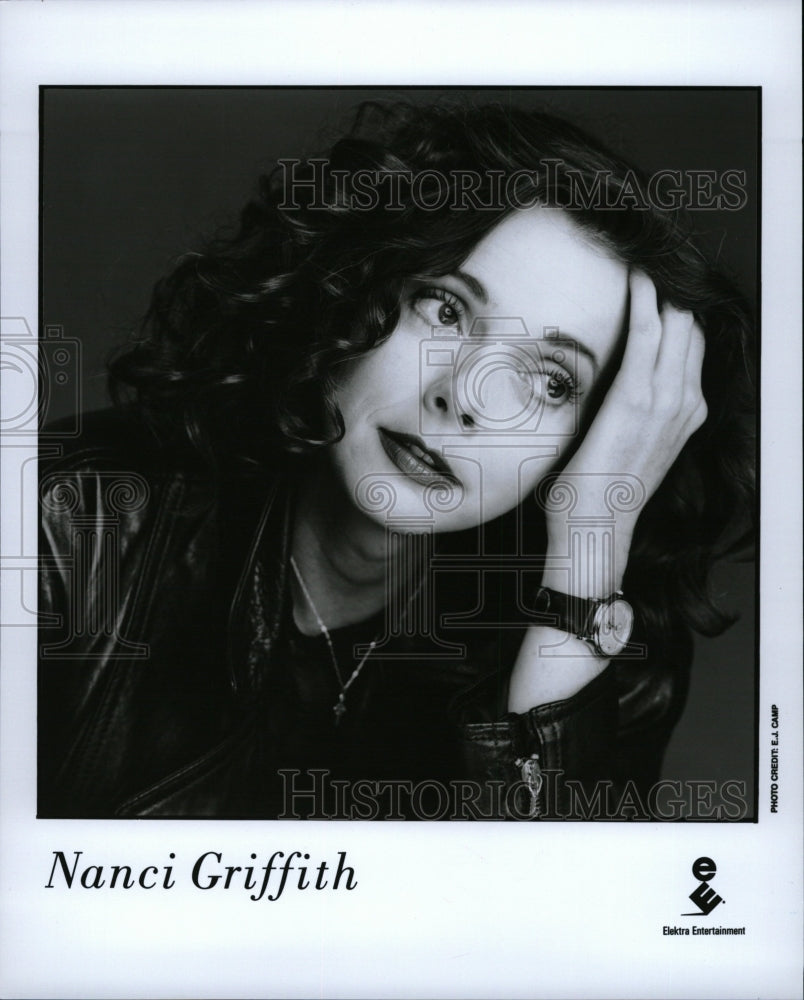 1993 Press Photo Nanci Griffith American singer - RRW18809 - Historic Images