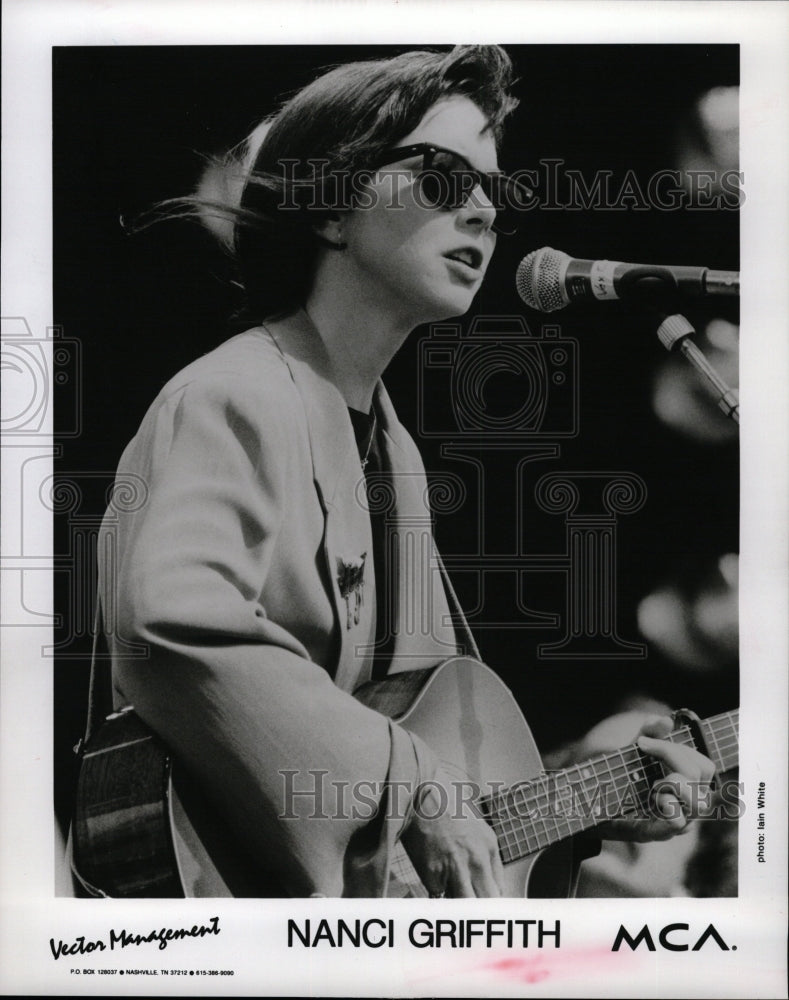 1993 Press Photo Nanci Griffith American singer - RRW18815 - Historic Images