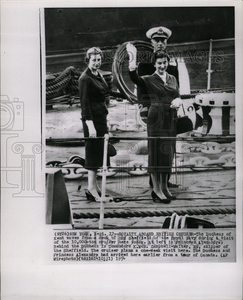 1954 Press Photo Duchess Kent Aboard HMS Sheffield - RRW18957 - Historic Images