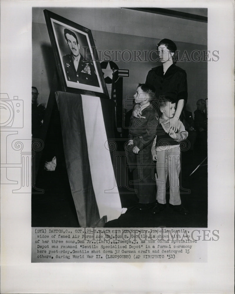 1951 Press Photo Gentile Family At Naming Ceremony - RRW18959 - Historic Images