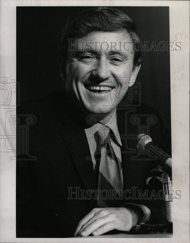 1970 Press Photo Mervyn Edward Griffin host singer - RRW19241 - Historic Images