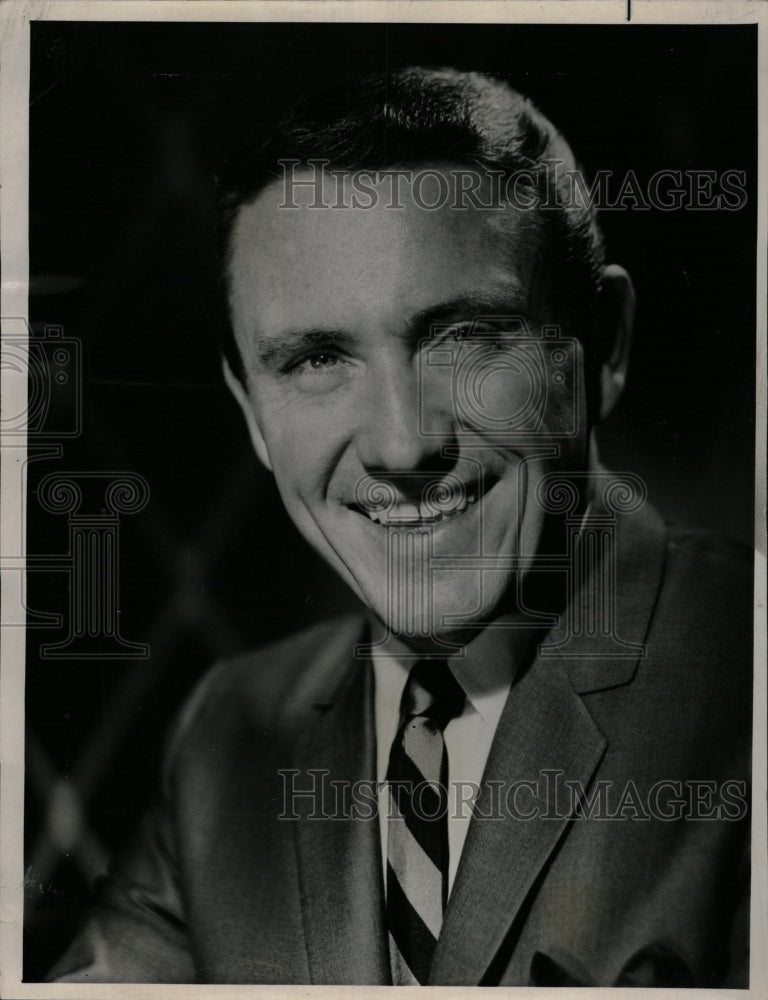 1966 Press Photo Merv Griffin Host Singer - RRW19253 - Historic Images