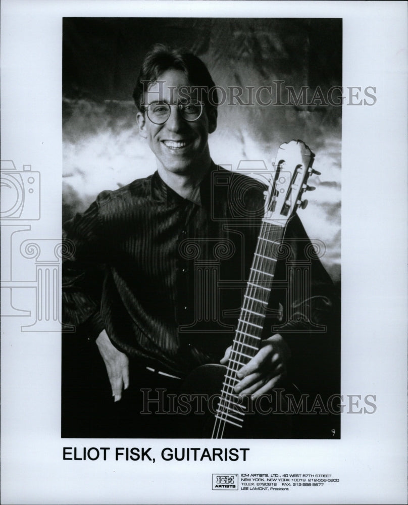1995 Press Photo Eliot Fisk, Guitarist - RRW19415 - Historic Images
