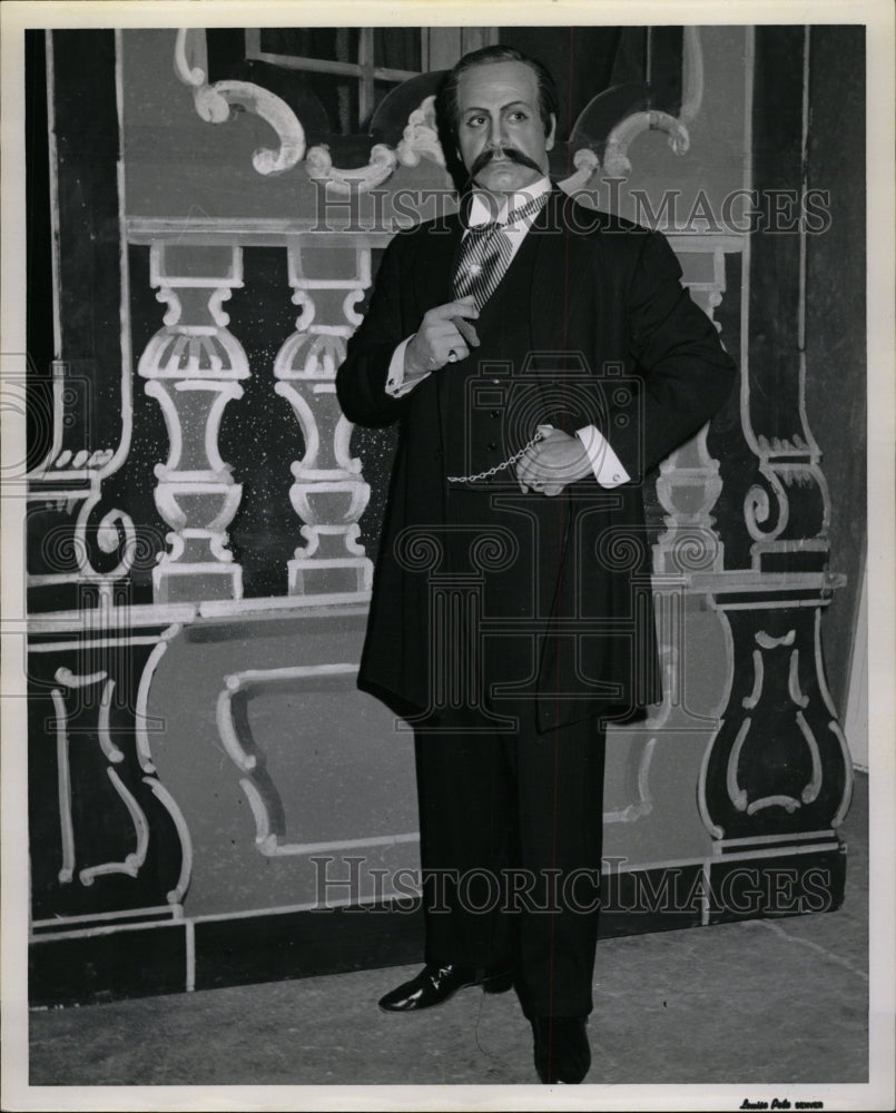 1960 Press Photo Frank Guarrera Actor &amp; Opera Baritone - RRW19489 - Historic Images