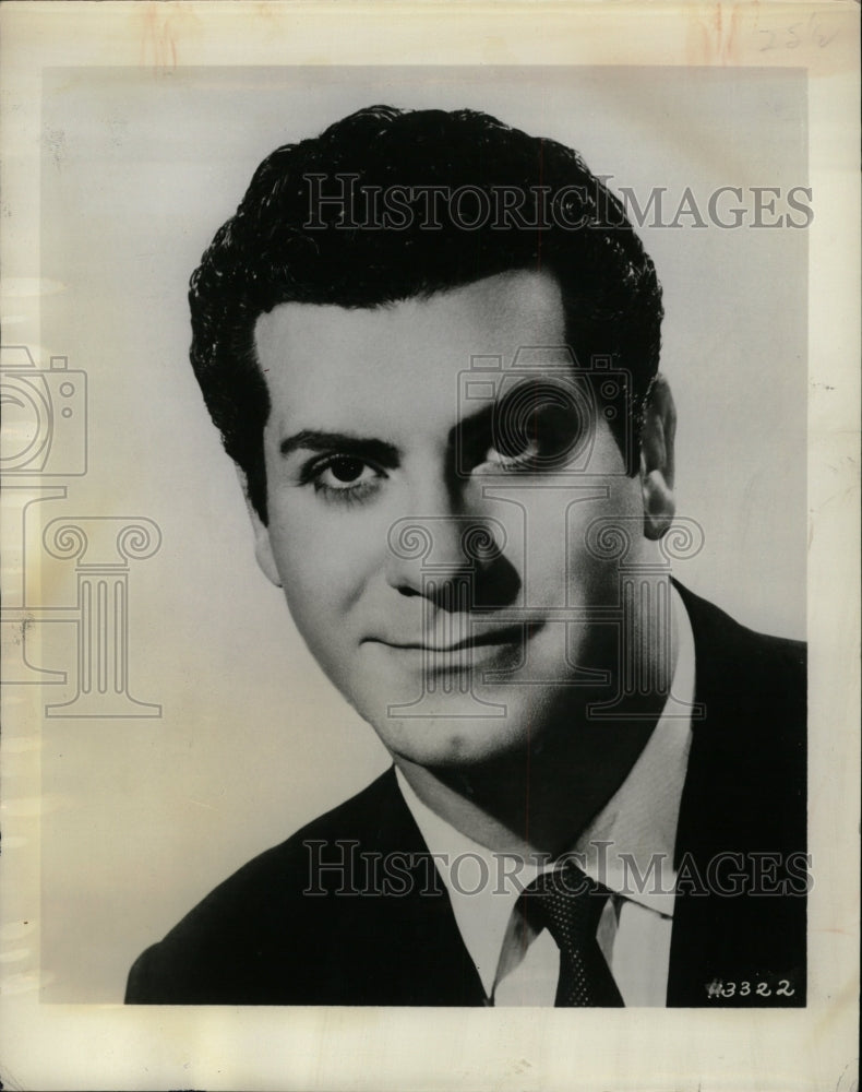 1966 Press Photo Frank Guarrera Lyric Baritone Opera - RRW19491 - Historic Images