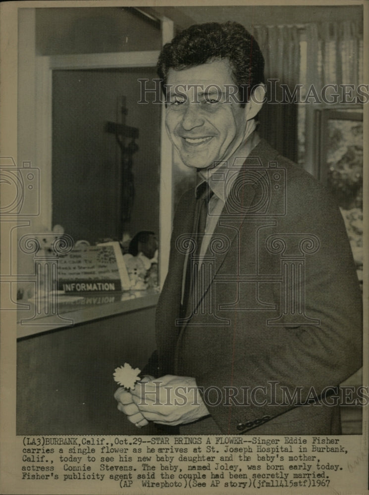 1967 Press Photo Eddie Fisher Welcomes Daughter Joley - RRW19629 - Historic Images