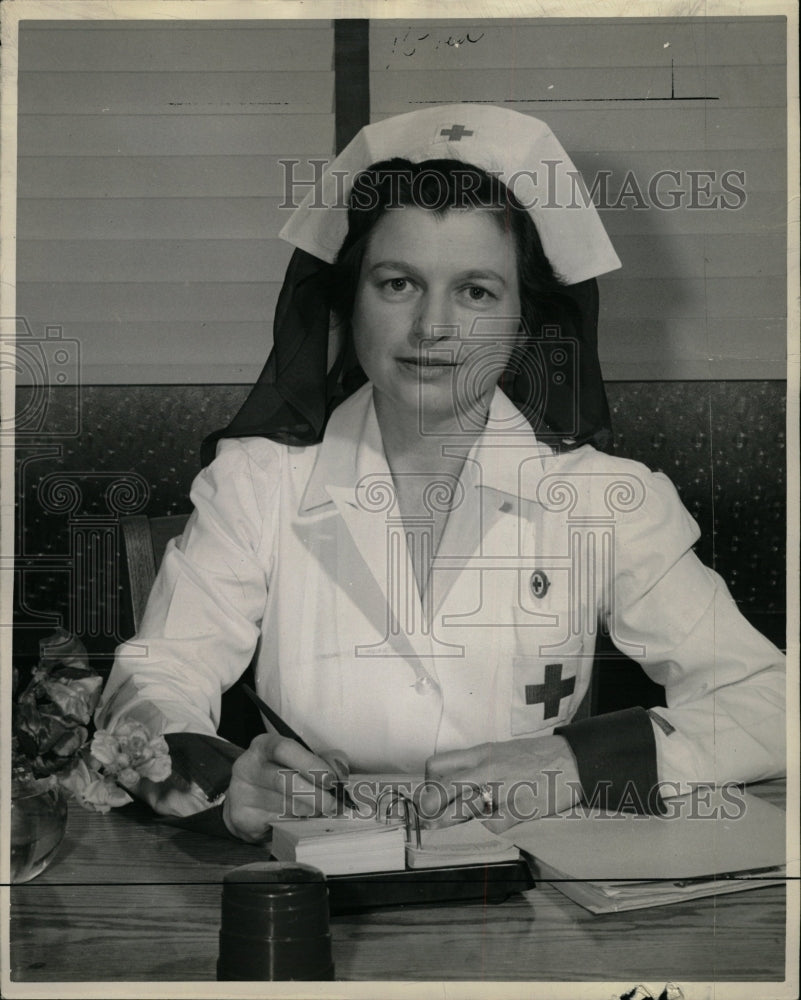 1947 Press Photo Mrs. John F. Curry Red Cross Volunteer - RRW19723 - Historic Images