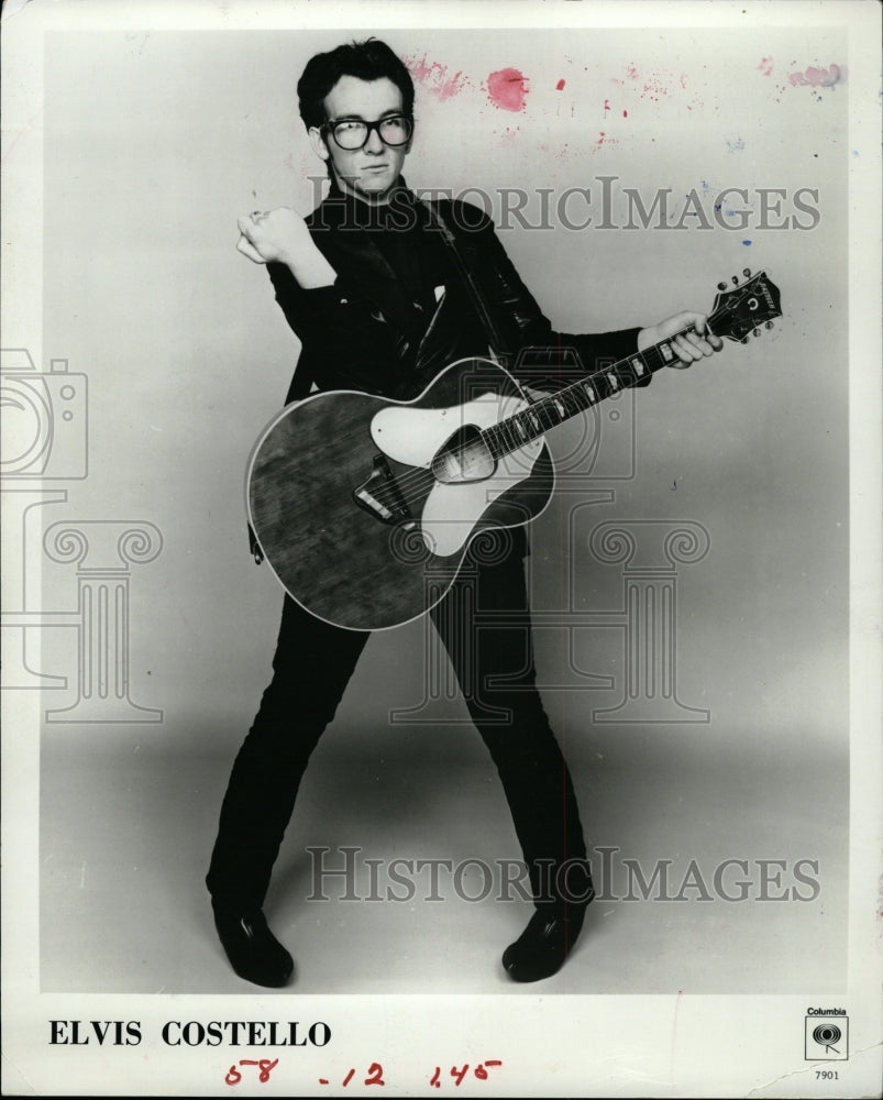 1982 Press Photo Declan Patrick MacManus Singer - RRW19787 - Historic Images