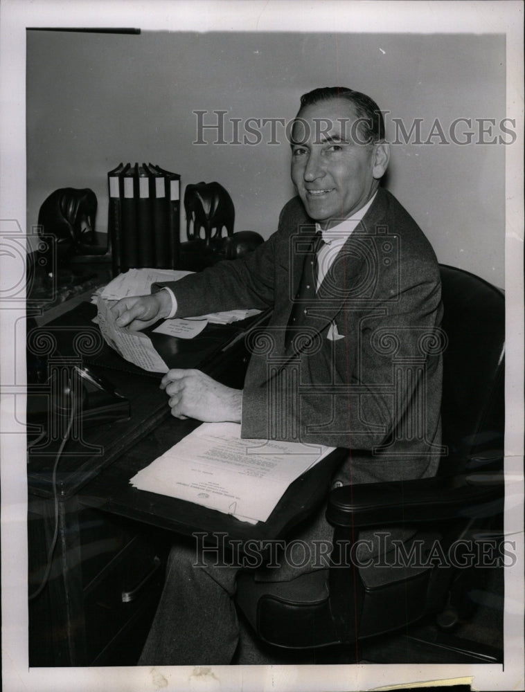 1953 Press Photo Lewis Cotlow Writer Producer - RRW19795 - Historic Images