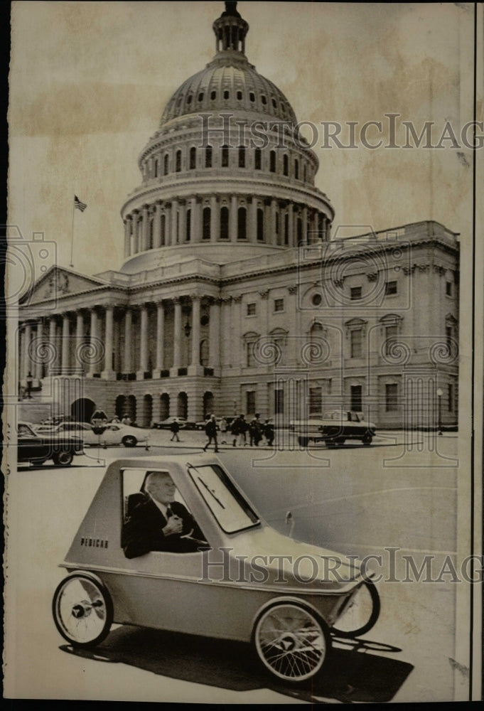 1973 Press Photo Sen. Alan Cranston , D-Calif., - RRW19833 - Historic Images