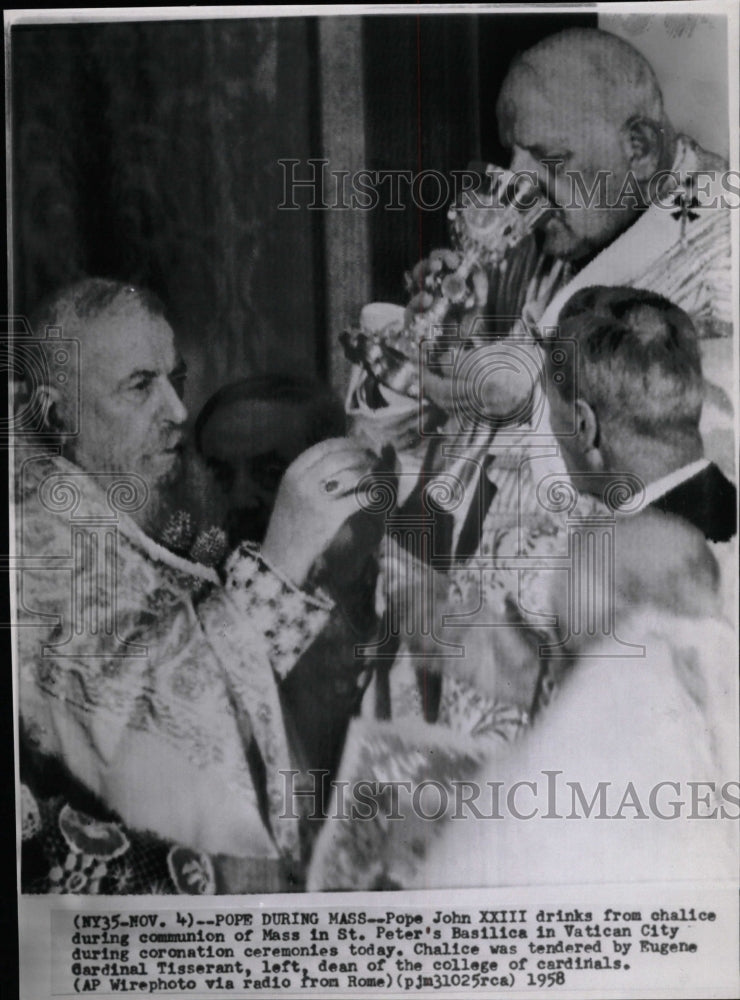 1958 Press Photo Pope John XXIII Communion Vatican City - RRW19883 - Historic Images