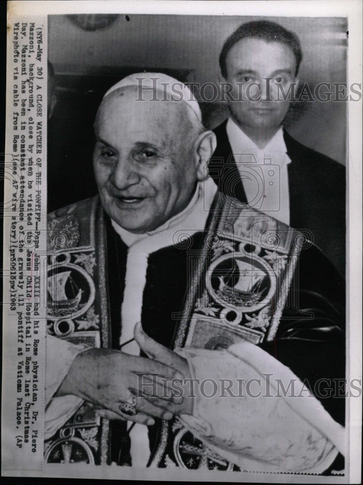 1963 Press Photo Pope John XXIII Dr. Piero Mazzoni - RRW19909 - Historic Images