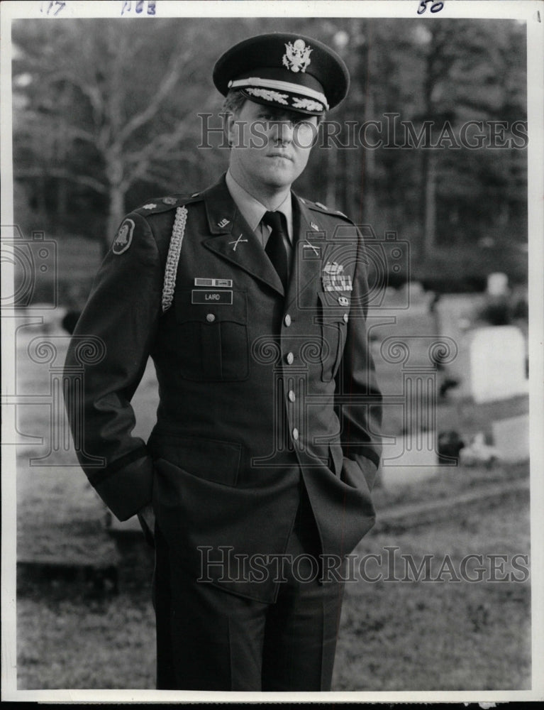 1986 Press Photo John Lithgow Resting Place CBS - RRW20095 - Historic Images