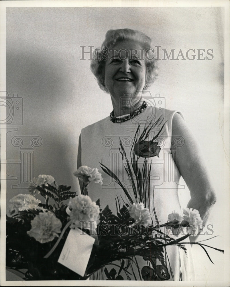 1966 Press Photo Mrs. Litmer secretary retired 36 years - RRW20101 - Historic Images