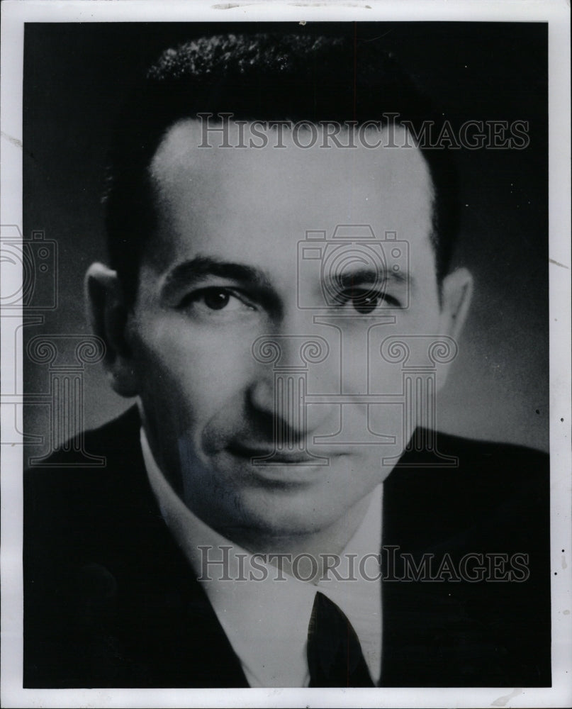 1976 Press Photo Morris Tanenbaum business executive - RRW20169 - Historic Images