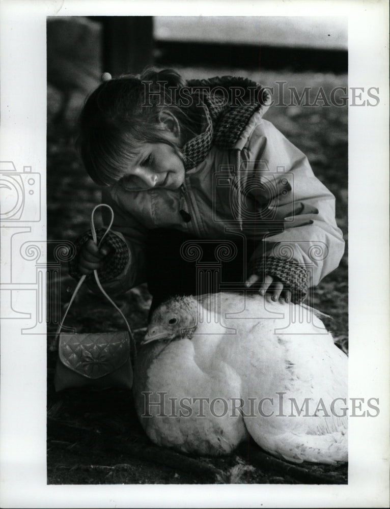 1988 Press Photo Turkey Farm Jessica Lane - RRW20187 - Historic Images