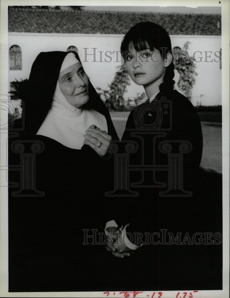 1984 Press Photo Actor Valerie Bertinelli Patricia Neal - RRW20263 - Historic Images