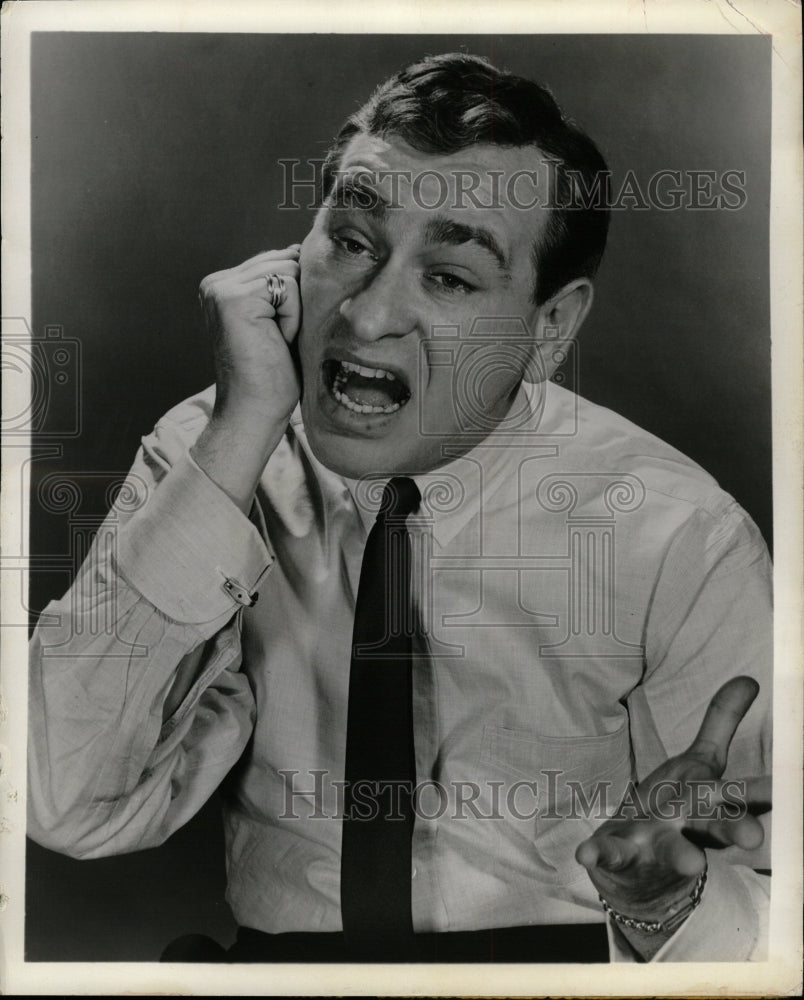 1960 Press Photo Actor Comedian Shelley Berman - RRW20301 - Historic Images