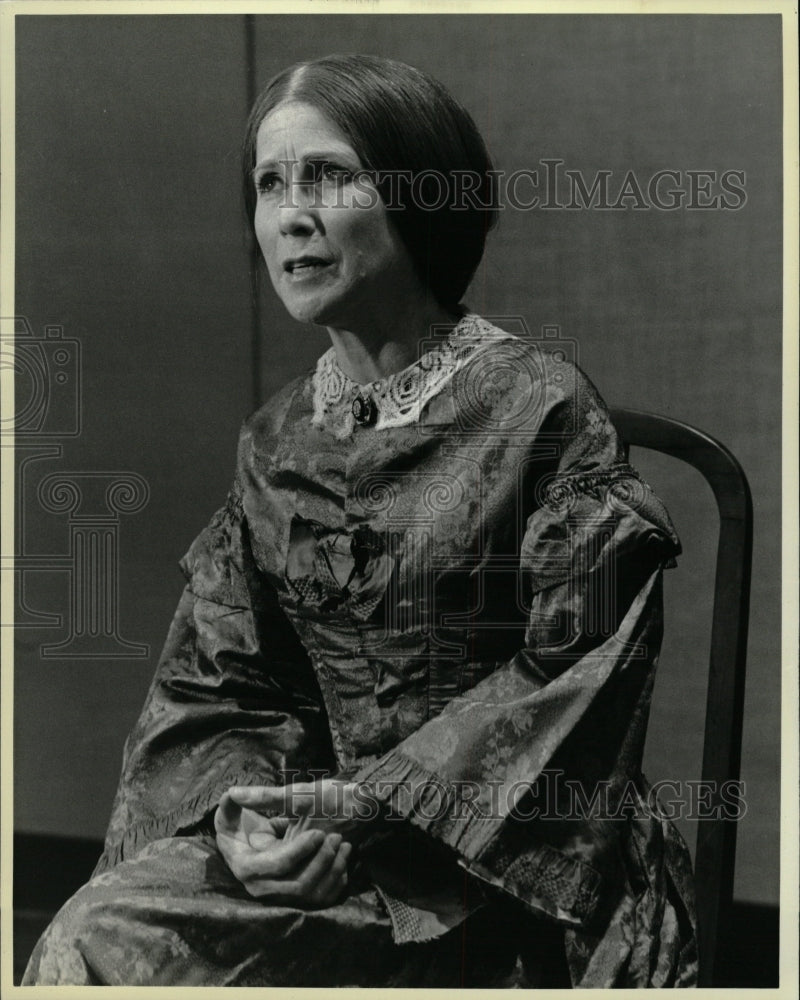 1979 Press Photo Actress Harris Performing On Stage - RRW20449 - Historic Images