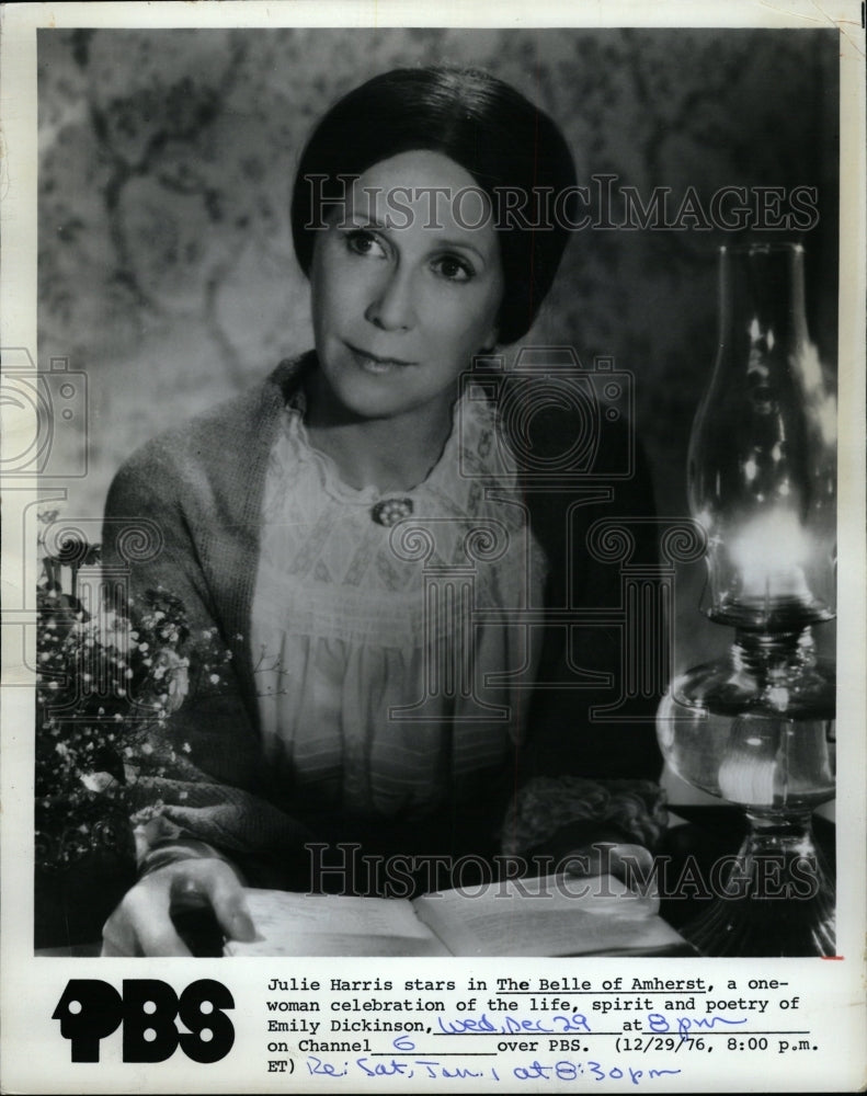 1976 Press Photo Julie Harris Poet Emily Dickinson PBS - RRW20475 - Historic Images