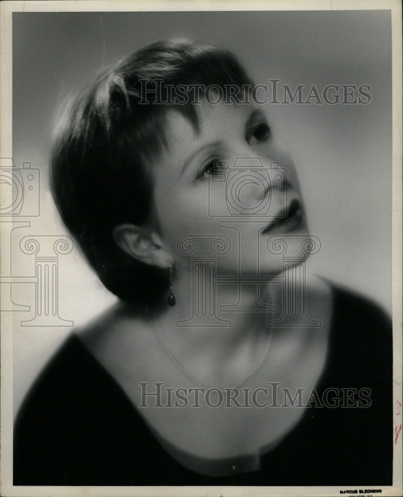 1956 Press Photo Actress Harris With Short Haircut - RRW20511 - Historic Images