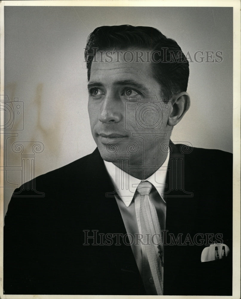 1967 Press Photo Lawrence Litvak Society - RRW20593 - Historic Images