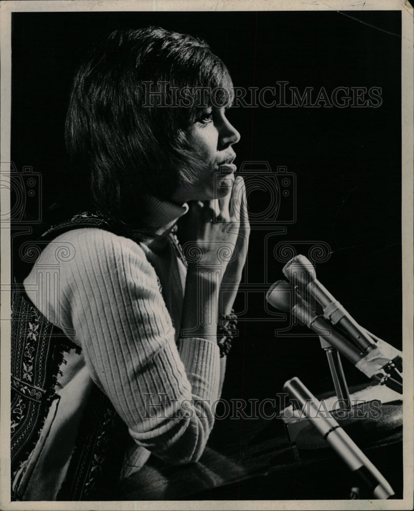 1975 Press Photo Actress Fonda Behind Microphones - RRW20799 - Historic Images