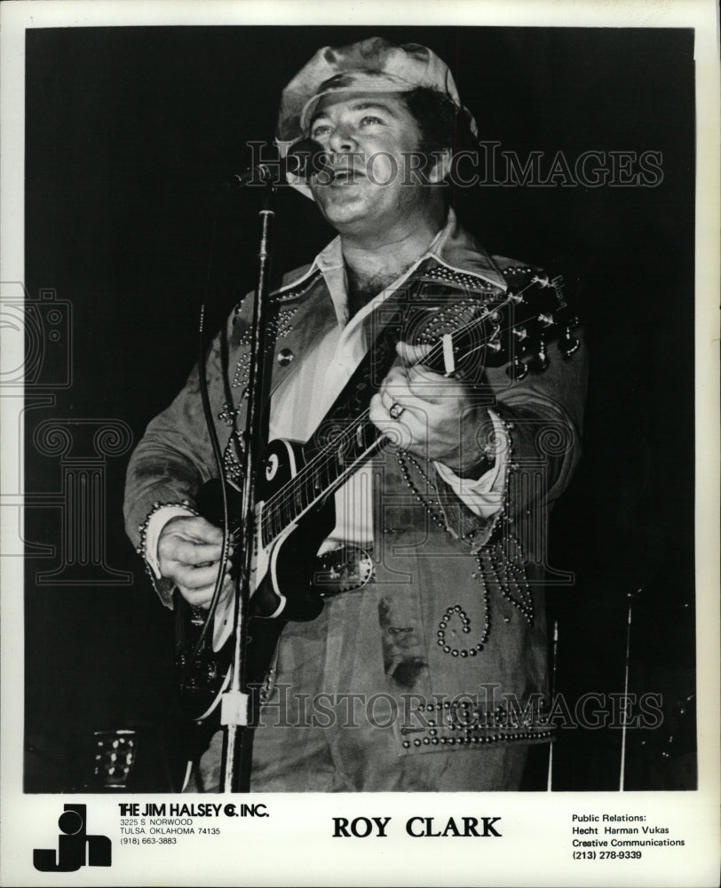 1976 Press Photo Roy Linwood Clark Hee Haw country - RRW21009 - Historic Images