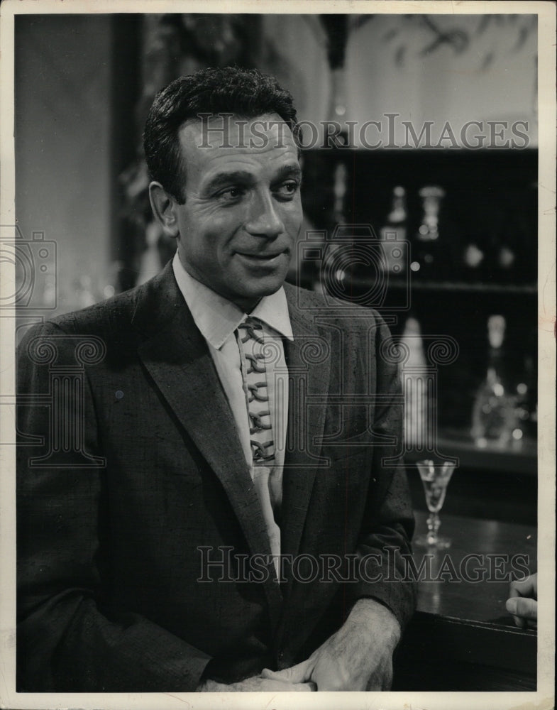 1959 Press Photo Dane Clark Joe Average American Actor - RRW21025 - Historic Images