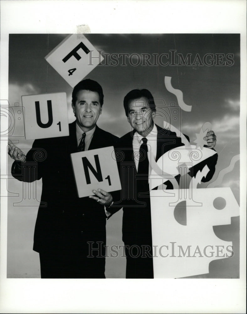 1993 Press Photo Scrabble host chuck Scattergories Dick - RRW21045 - Historic Images