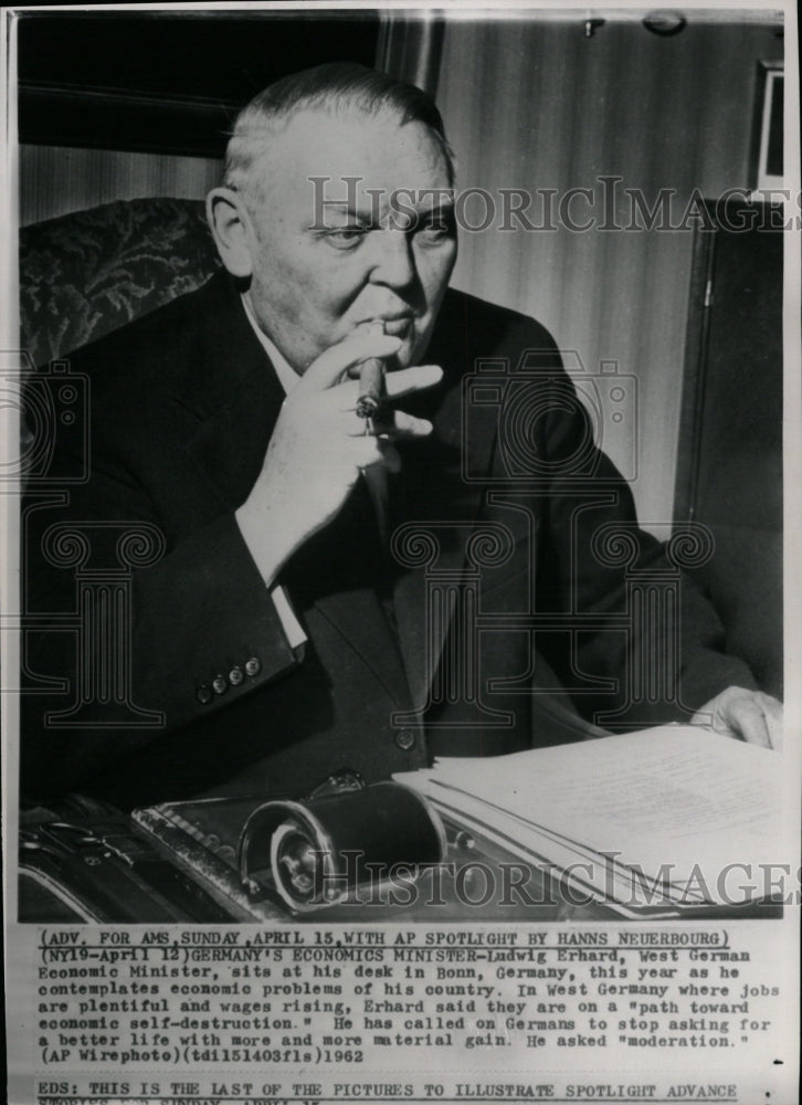 1962 Press Photo Ludwig Erhard West German Minister - RRW21299 - Historic Images