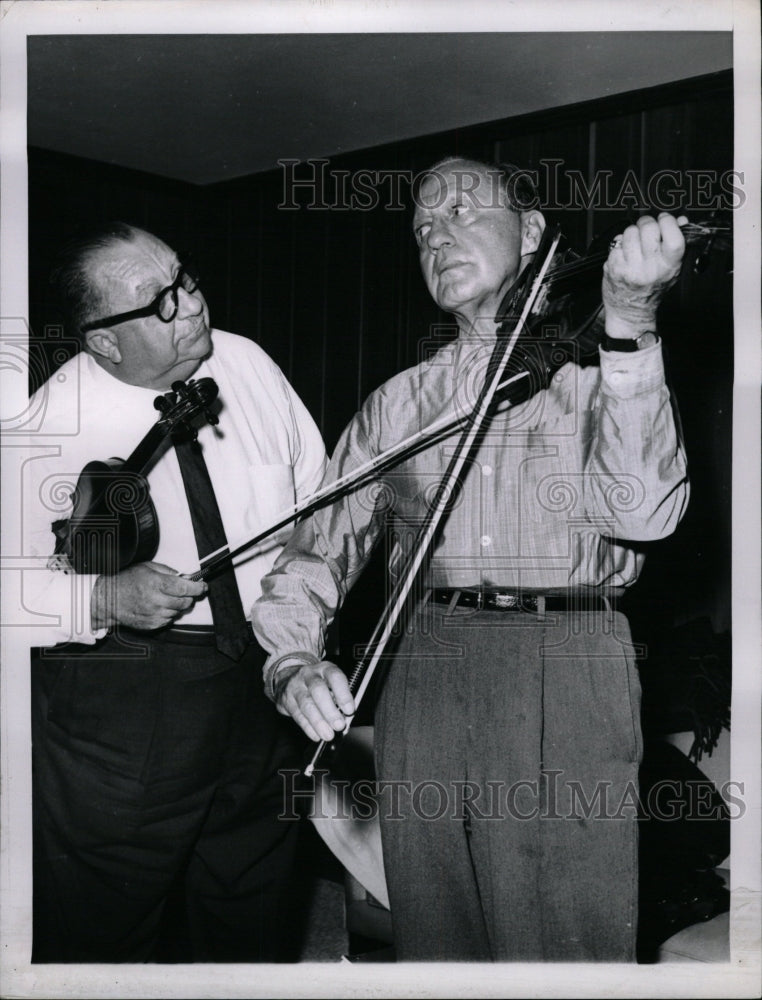 1961 Press Photo Jack Benny Lawrence Kurdjie Violin - RRW21405 - Historic Images