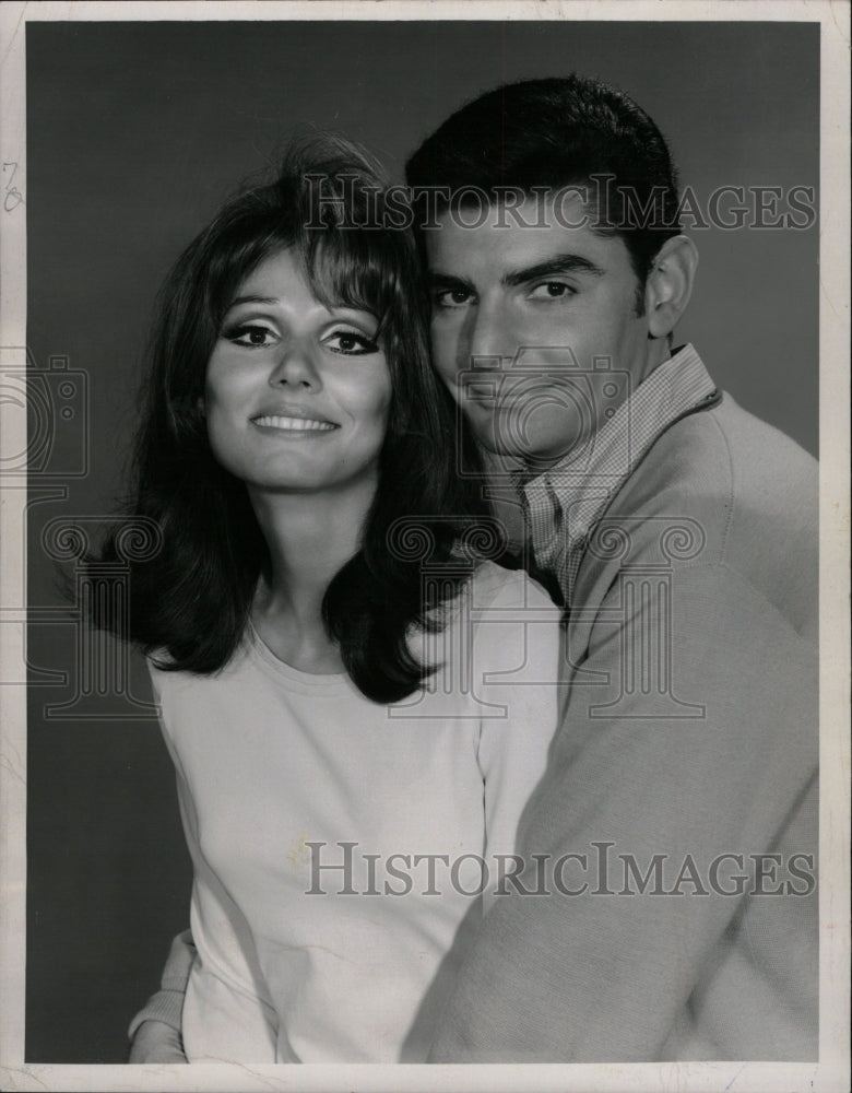 1967 Press Photo Dick Benjamin Wife Paula Prentis - RRW21511 - Historic Images