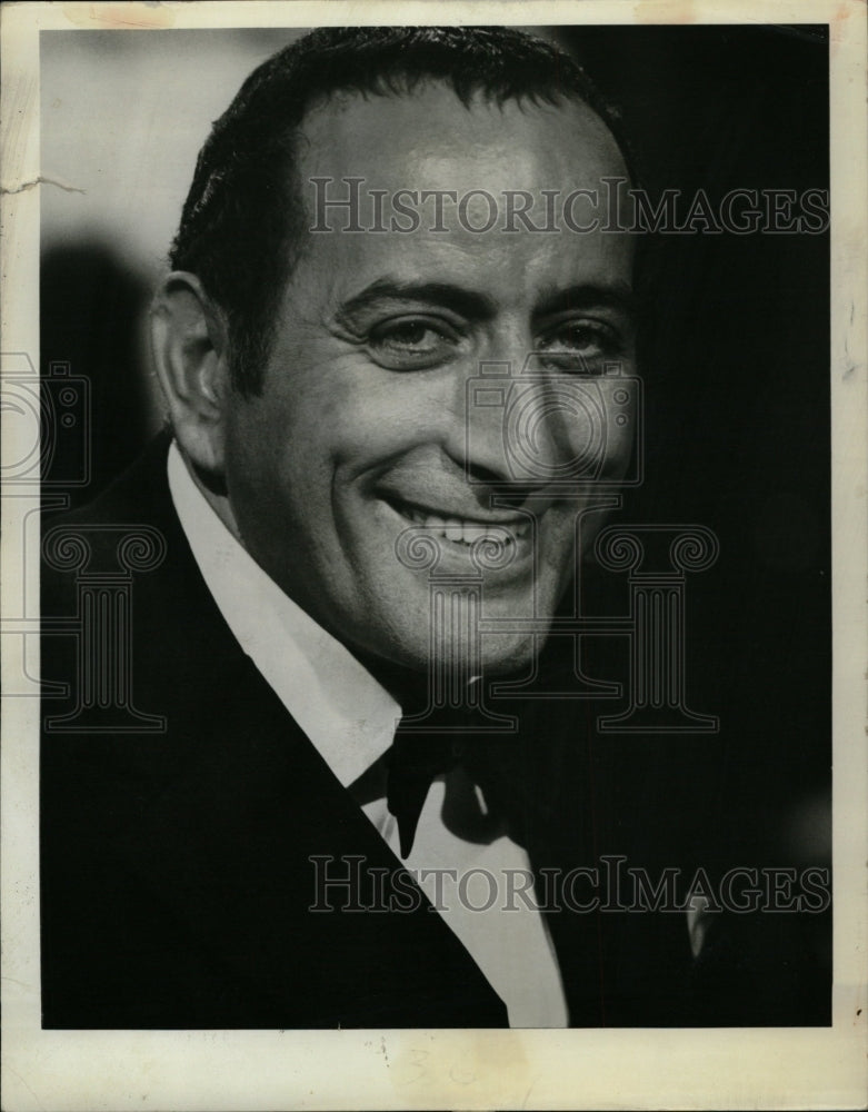 1969 Press Photo Tony Bennett Ace Trucking Vikky Carr - RRW21559 - Historic Images