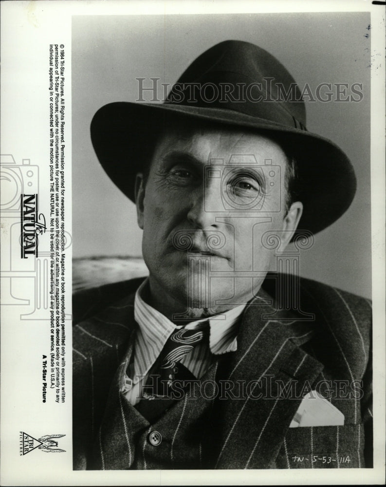 1985 Press Photo Robert Selden Duvall Emmy Awards Globe - RRW21597 - Historic Images
