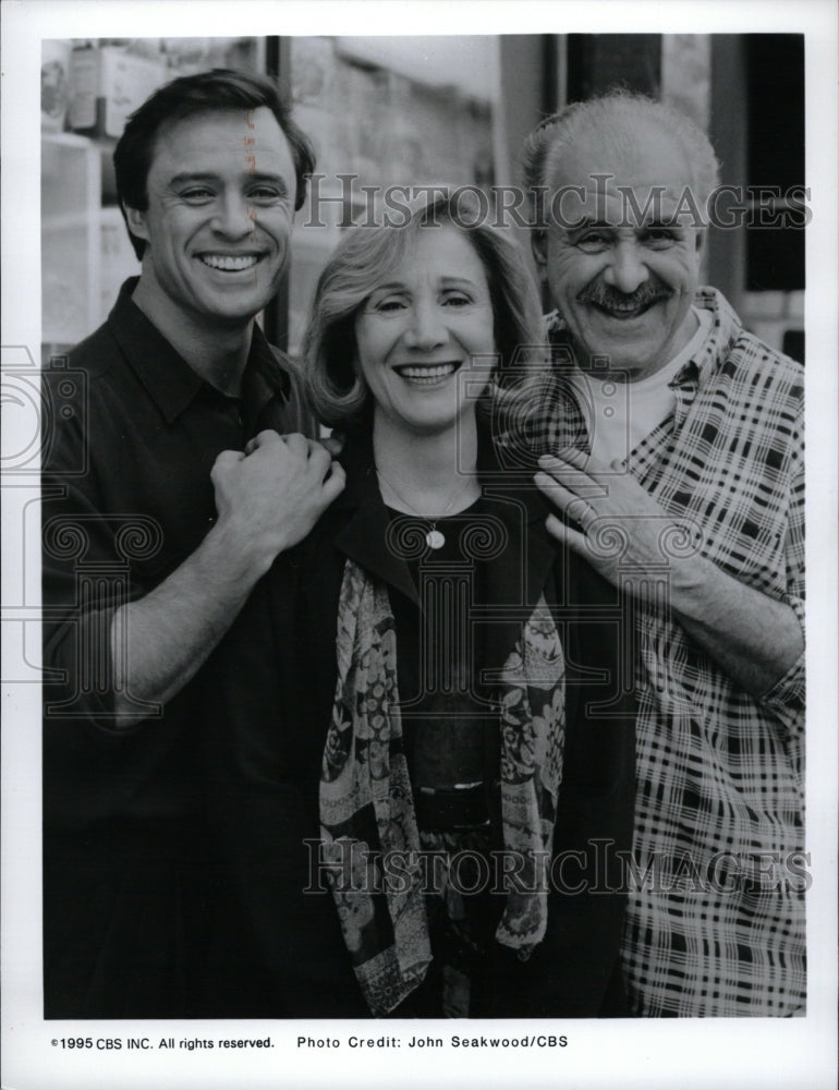 1995 Press Photo Actress Olympia Dukakis - RRW21769 - Historic Images