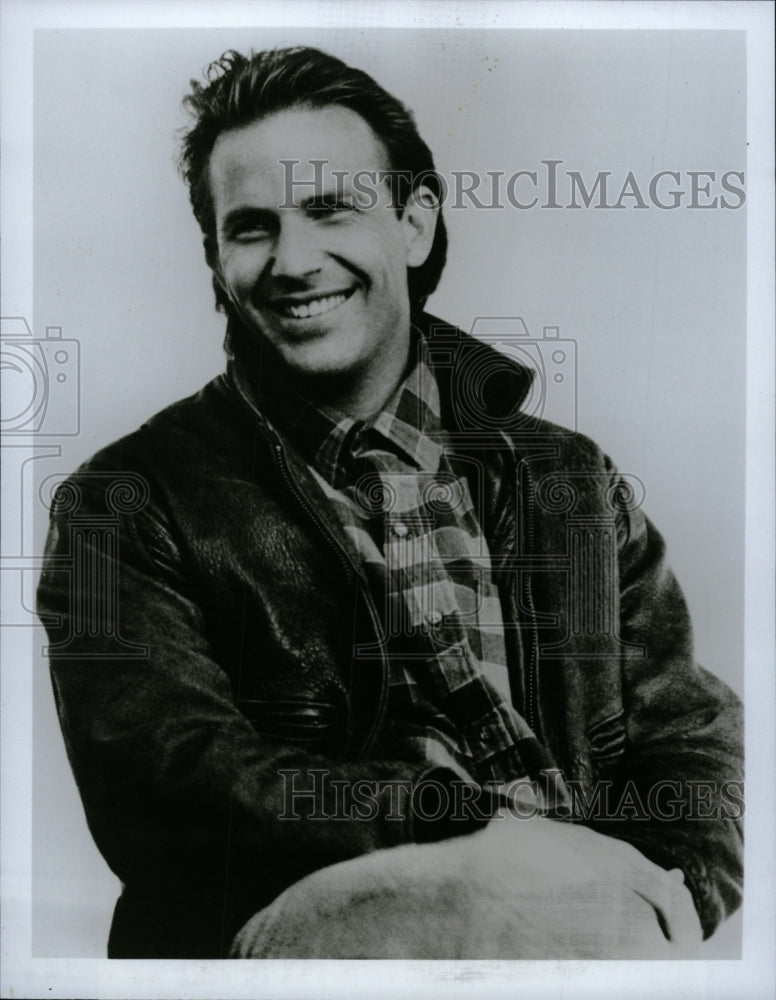 1993 Press Photo Kevin Costner Field of Dreams Actor - RRW21853 - Historic Images