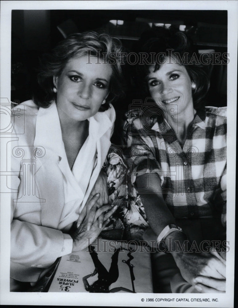 1987 Press Photo Barbara Walter host Life magazine ABC - RRW22039 - Historic Images