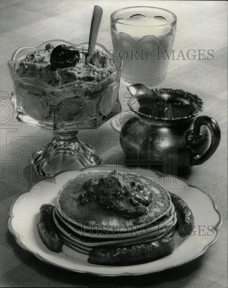 1970 Press Photo Pancakes with whipped cream butter. - RRW22215 - Historic Images